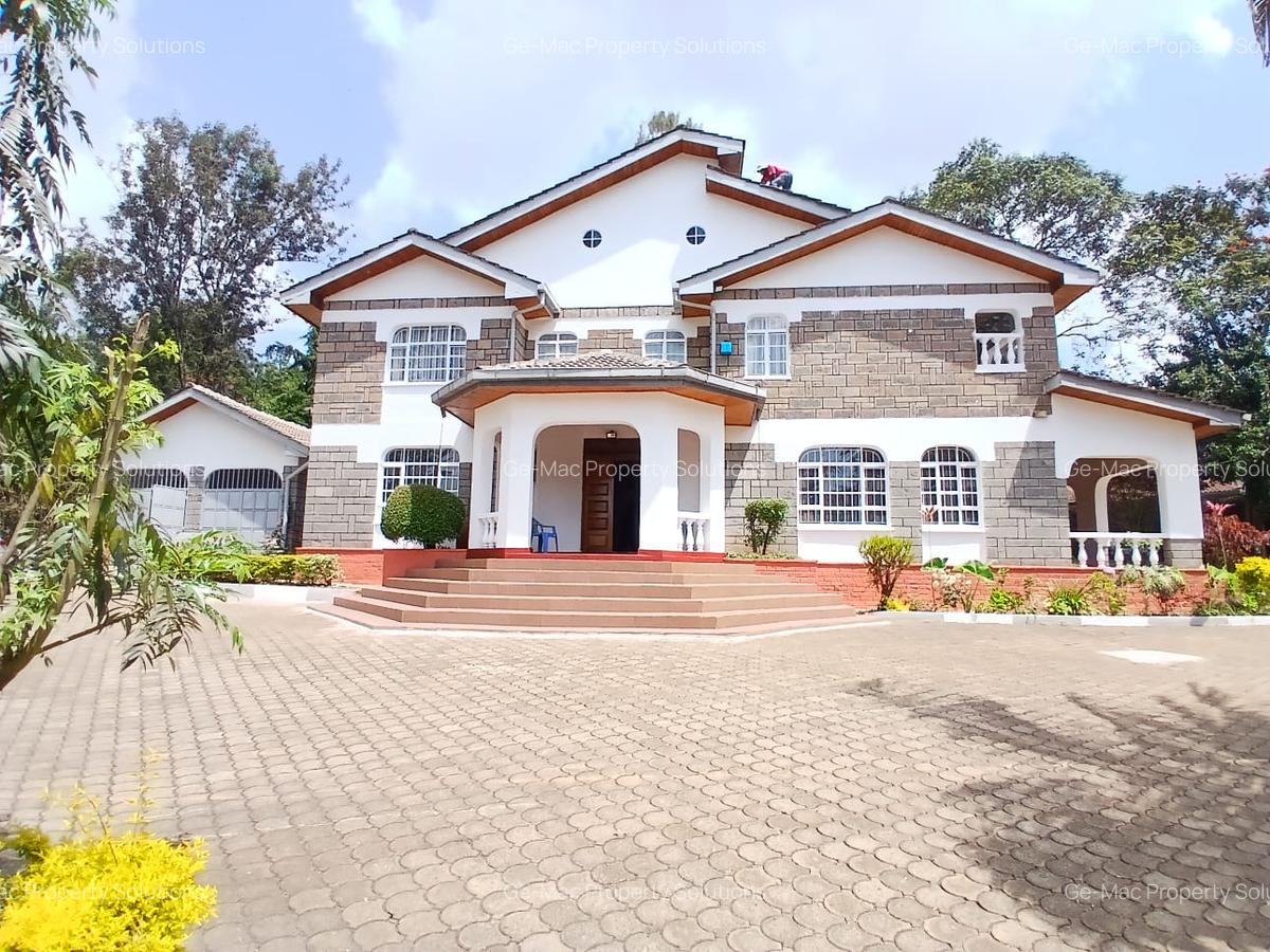 5 Bed House with En Suite in Runda - 1