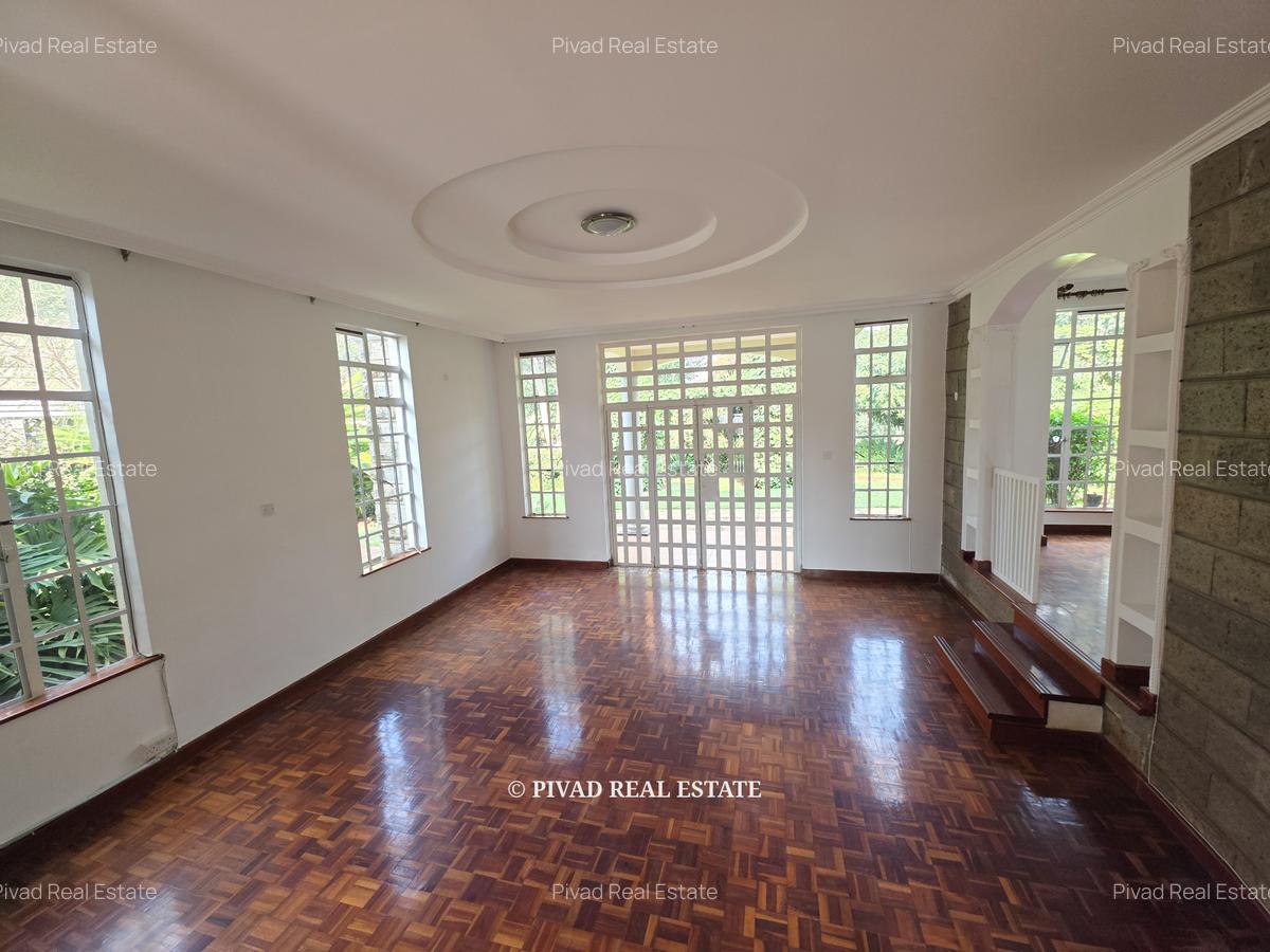 4 Bed House with Swimming Pool in Rosslyn - 15