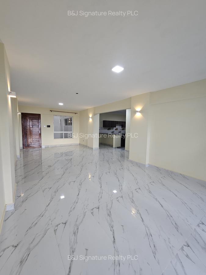 4 Bed Apartment with En Suite in Parklands - 8