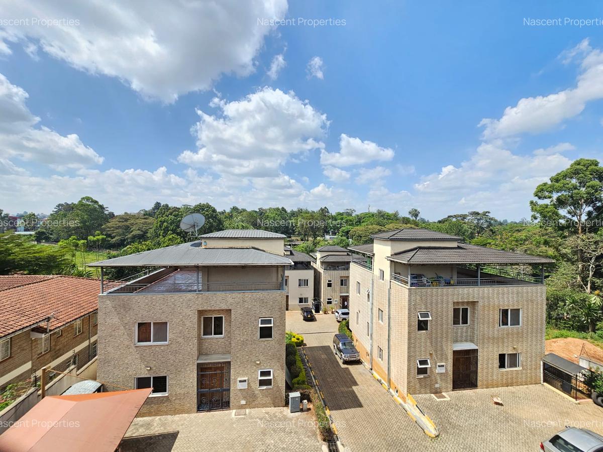 5 Bed Townhouse with En Suite in Lavington - 18