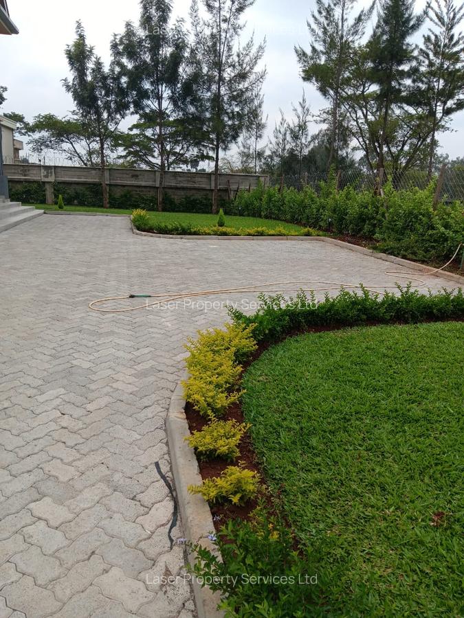 5 Bed House with En Suite at Garden Estate - 3