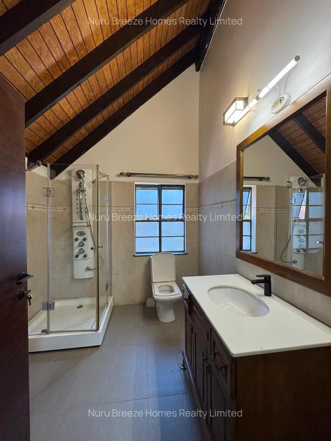 4 Bed Townhouse with En Suite in Lavington - 6