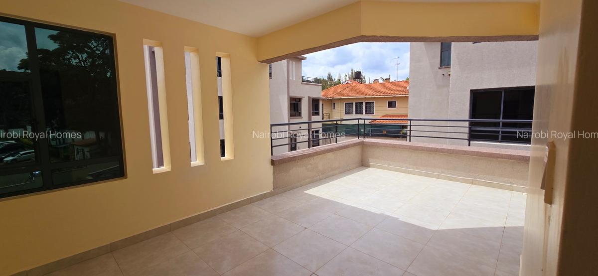 5 Bed Townhouse with En Suite at Lavington Green - 7
