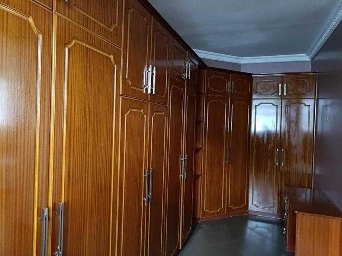 5 Bed Townhouse with En Suite in Lavington - 8