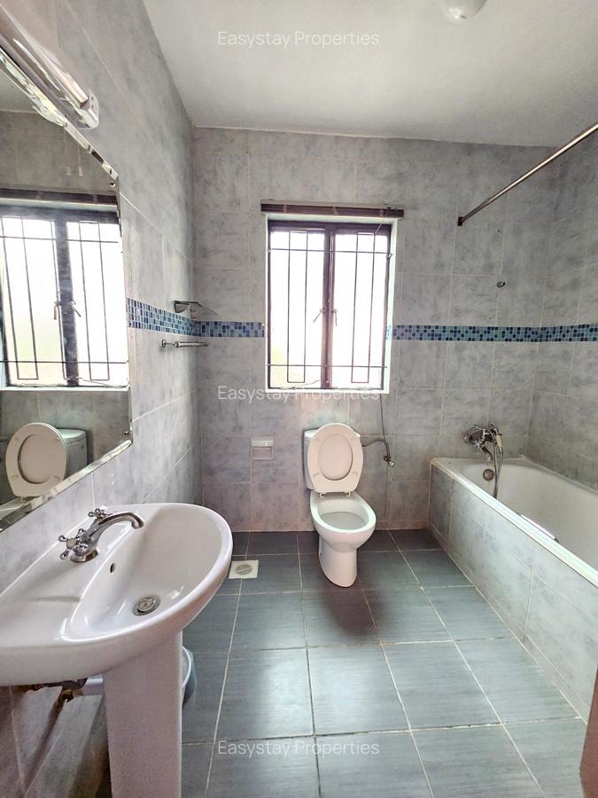 3 Bed Apartment with En Suite in Lavington - 11