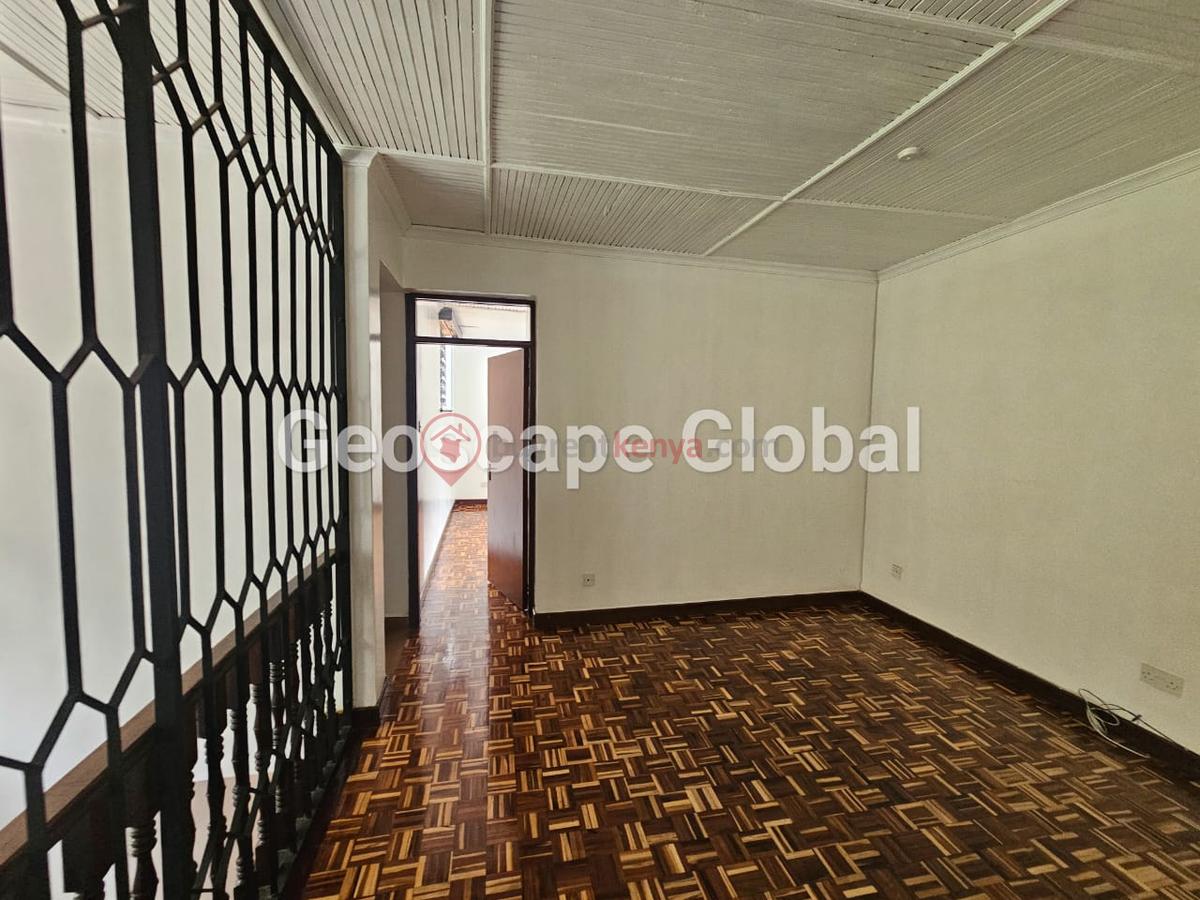 4 Bed House with En Suite in Kitisuru - 3