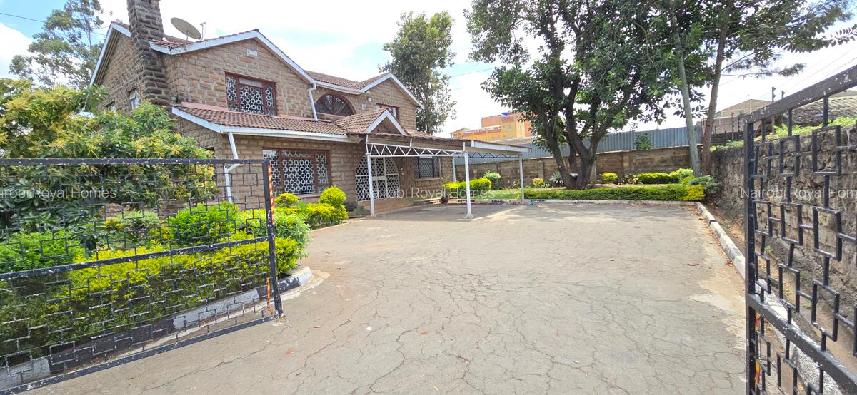 5 Bed Townhouse with En Suite at Lavington Road - 7