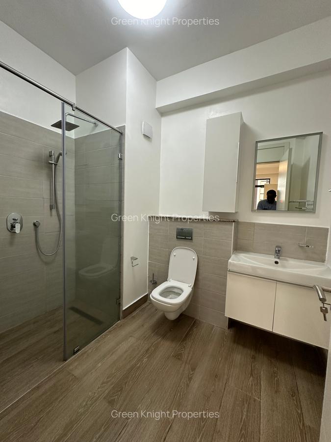 Serviced 2 Bed Apartment with En Suite in Westlands Area - 9