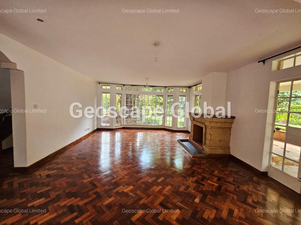 5 Bed House with En Suite in Rosslyn - 7