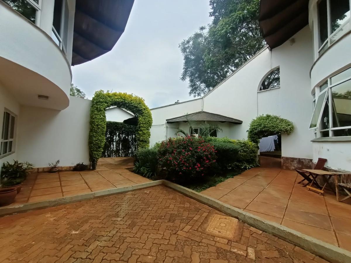 Furnished 1 Bed Apartment with En Suite in Runda - 11