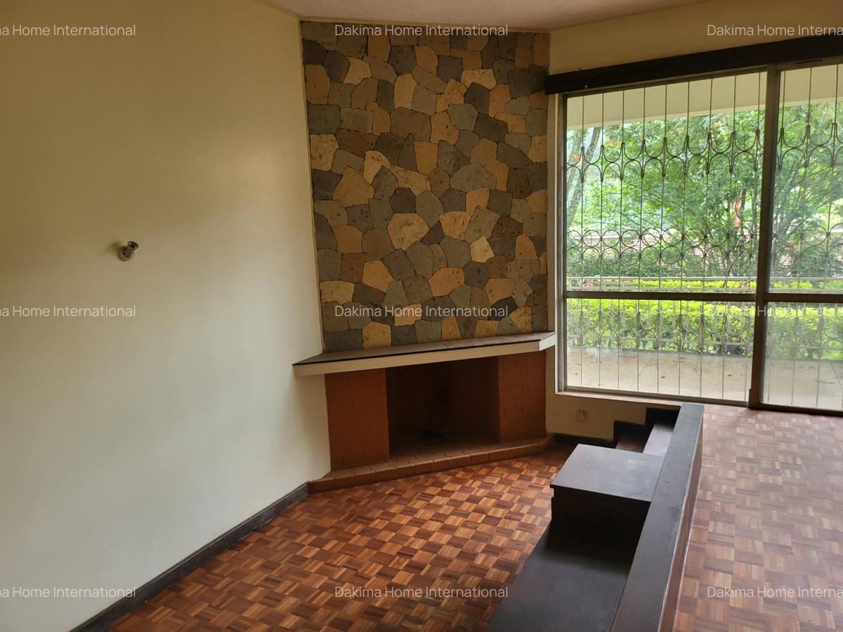 4 Bed Townhouse with En Suite in Spring Valley - 2