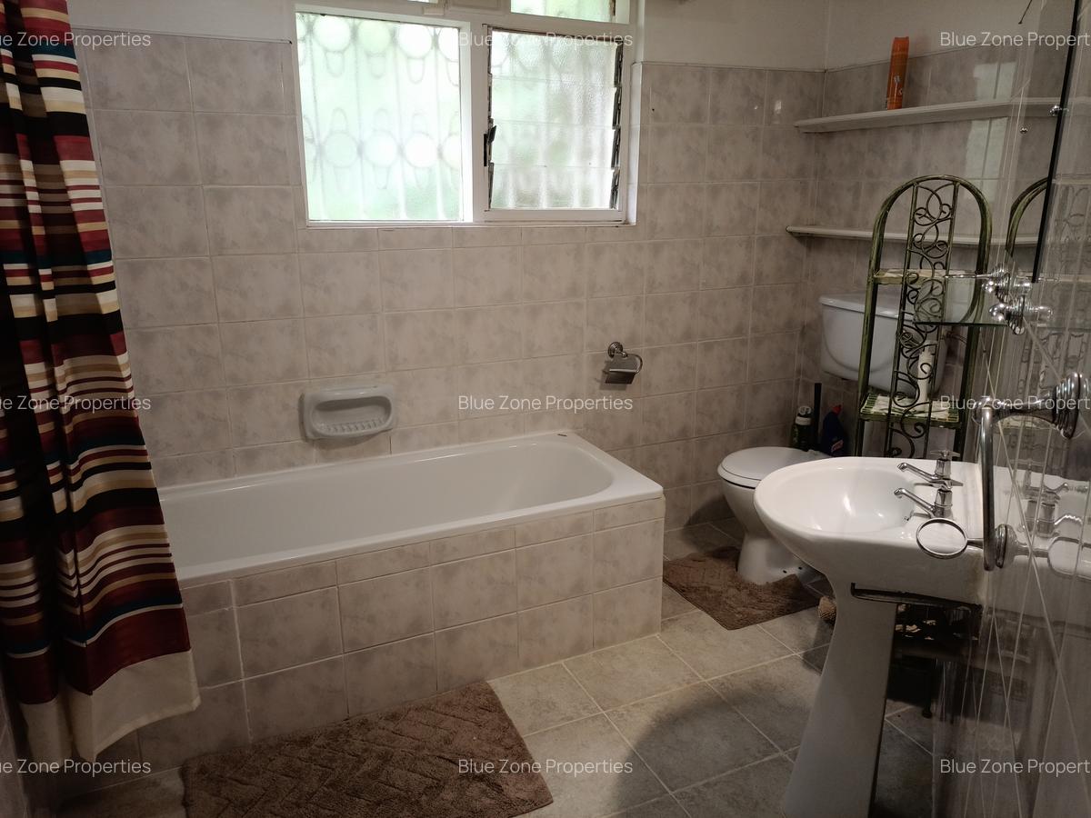 Serviced 1 Bed Apartment with En Suite at United Nations Crescent - 10