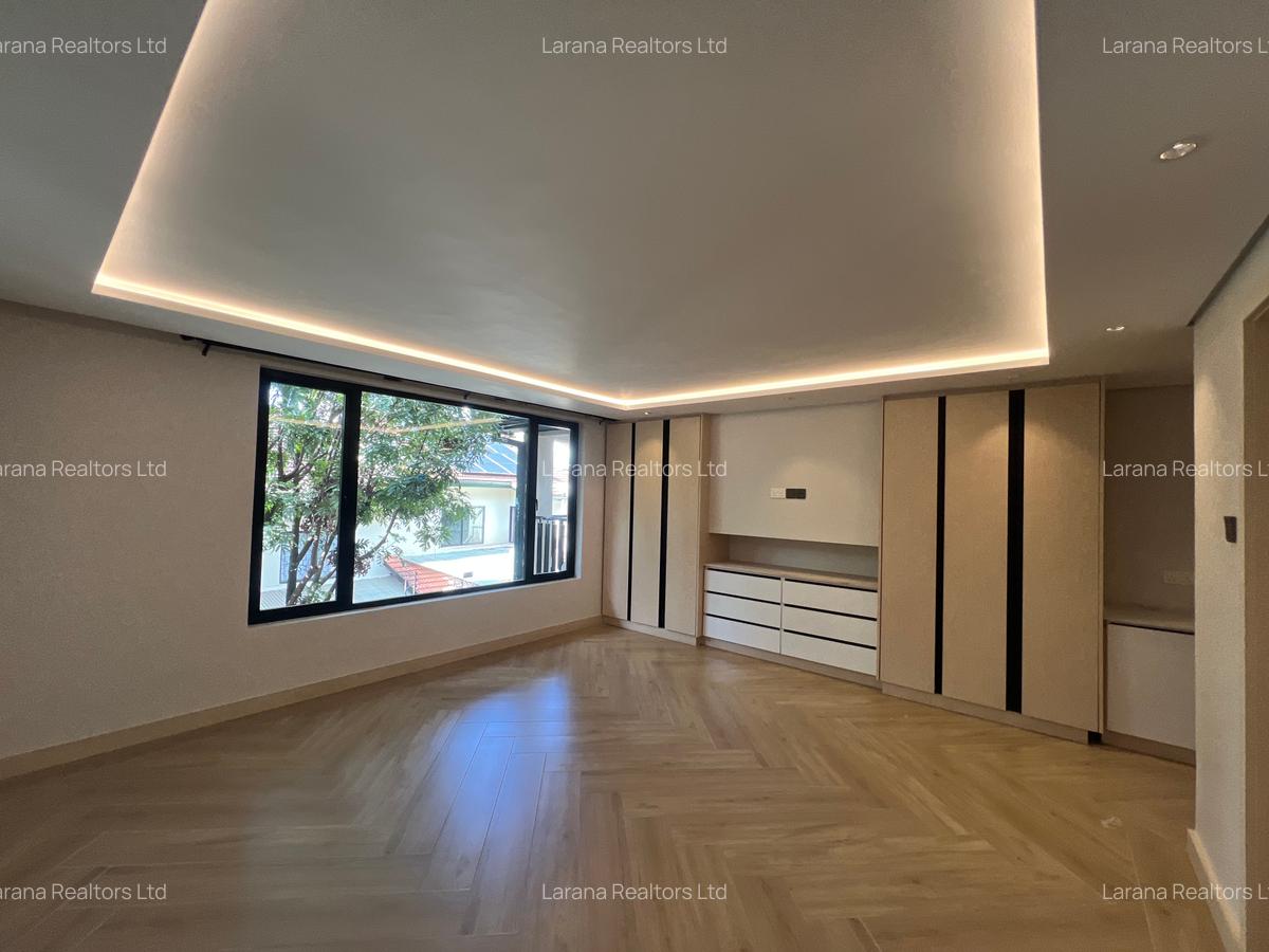 7 Bed Townhouse with En Suite at Covent Dr - 13