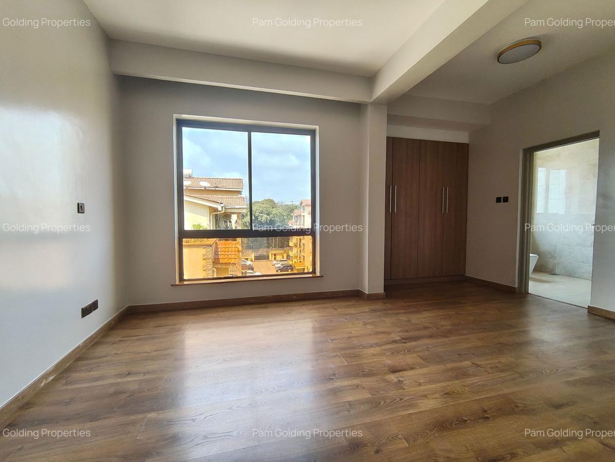 3 Bed Apartment with En Suite in Lavington - 14