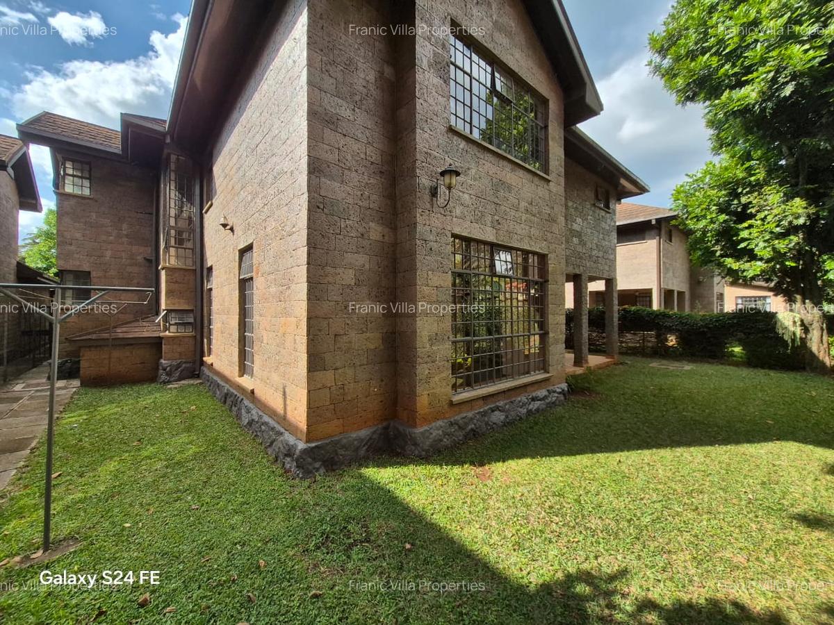 4 Bed Villa with En Suite at Westlands - 1