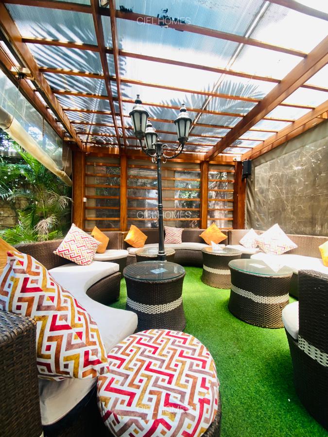 1 Bed Apartment with Swimming Pool at Wood Avenue - 16