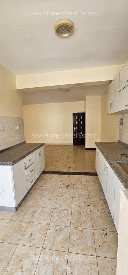 3 Bed Apartment with En Suite in Lavington - 1