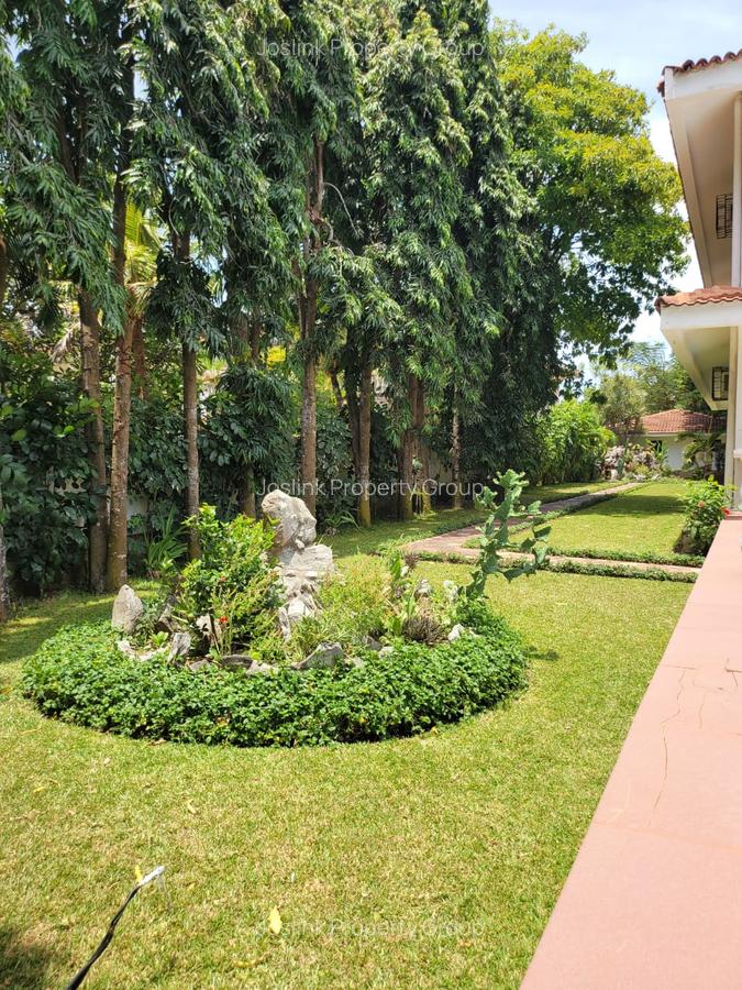 4 Bed Townhouse with En Suite at Greenwood Drive - 8