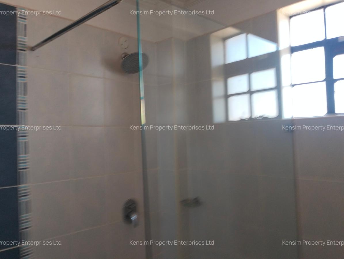 4 Bed Townhouse with En Suite in Kitisuru - 3