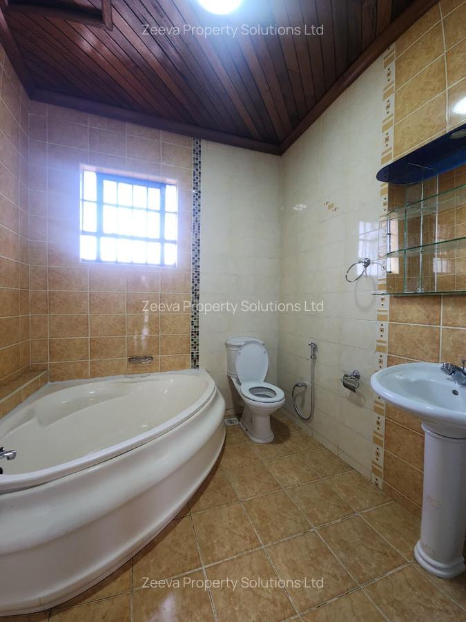 5 Bed House with En Suite in Lavington - 20