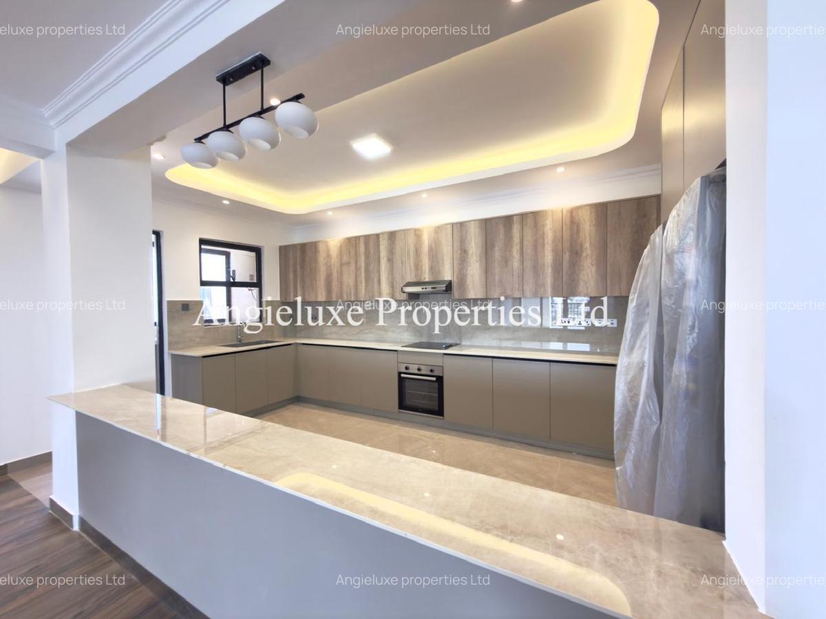 3 Bed Apartment with En Suite at Brookside Drive - 4