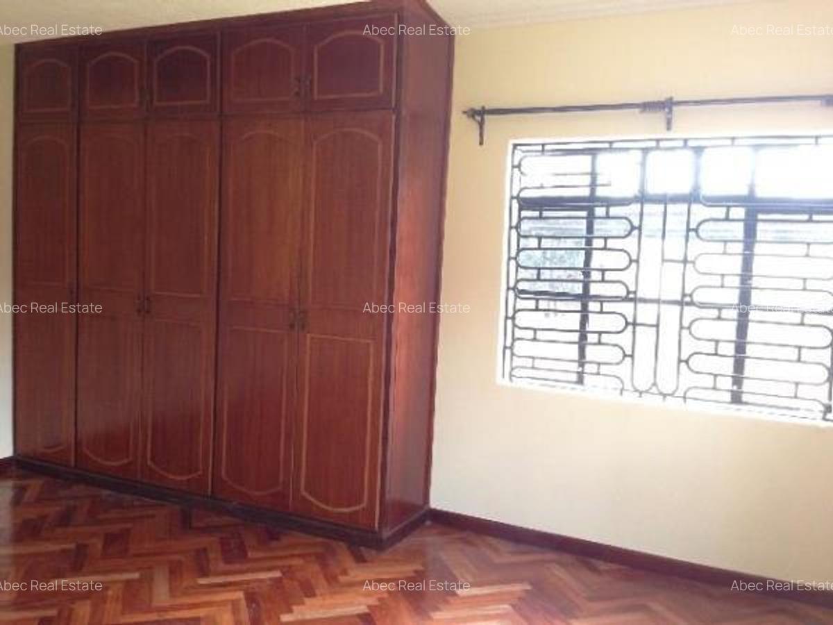 5 Bed House with En Suite at Nyari 5 Bedroom Ambassadorial House - 9