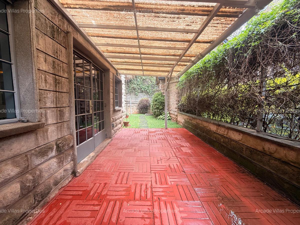 5 Bed Villa with En Suite in Lavington - 2