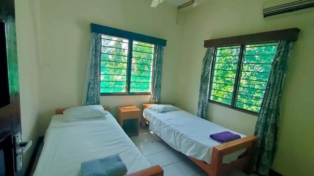 Furnished 2 Bed Apartment with Swimming Pool at Links Road - 5