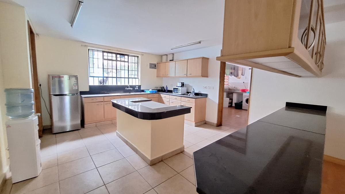 Serviced 3 Bed Apartment with En Suite at Brookside Gardens - 8