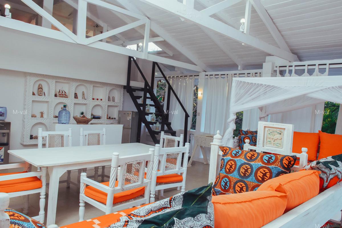 6 Bed Villa with En Suite at Casuarina - 12