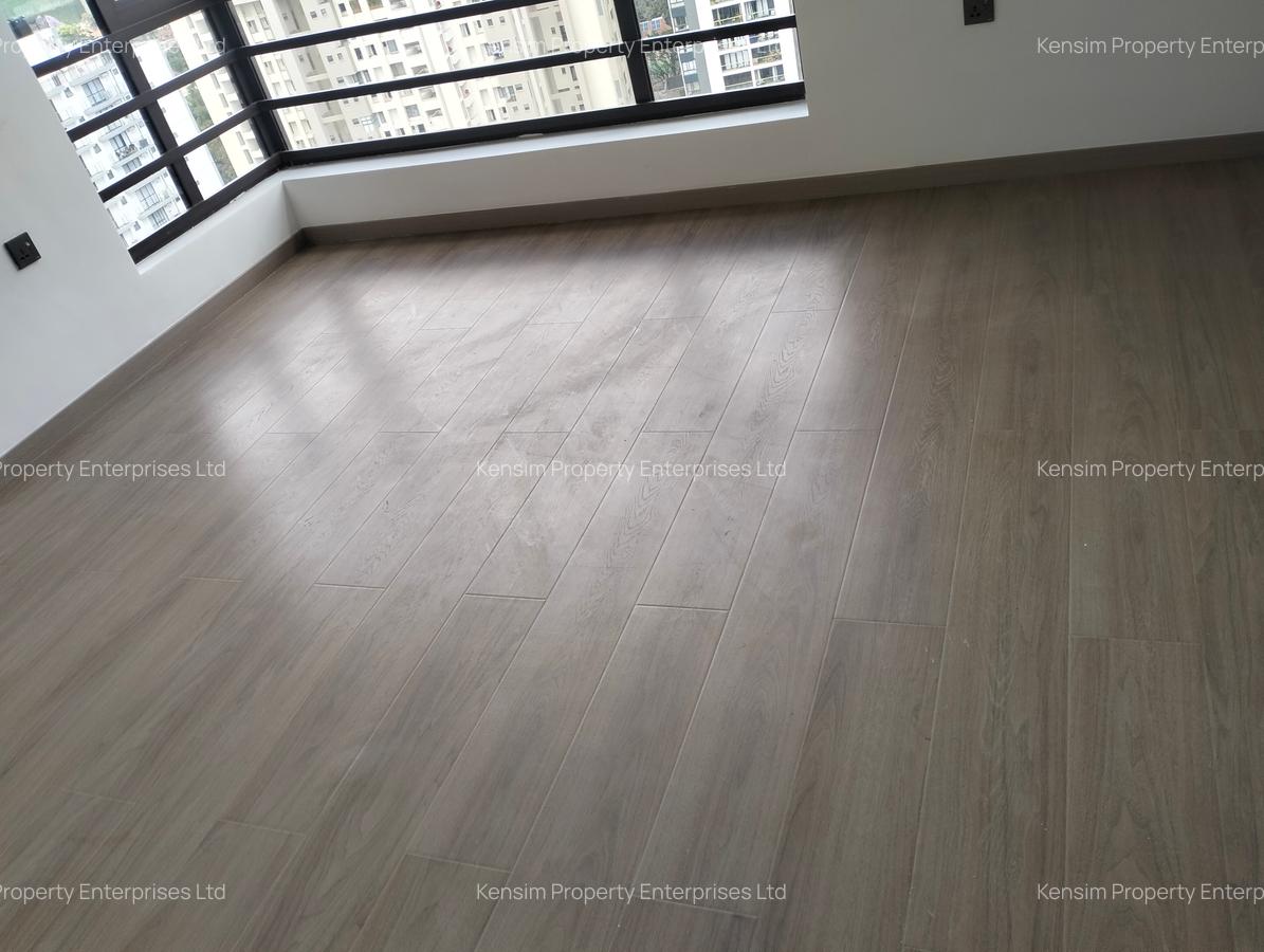 3 Bed Apartment with En Suite in Riverside - 12