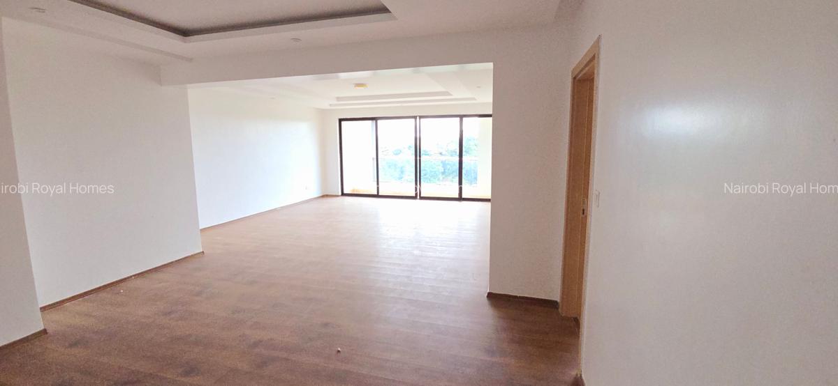 4 Bed Apartment with En Suite at Parklands Avenue - 10