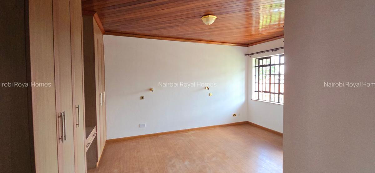 5 Bed Townhouse with En Suite at Lavington Green - 7