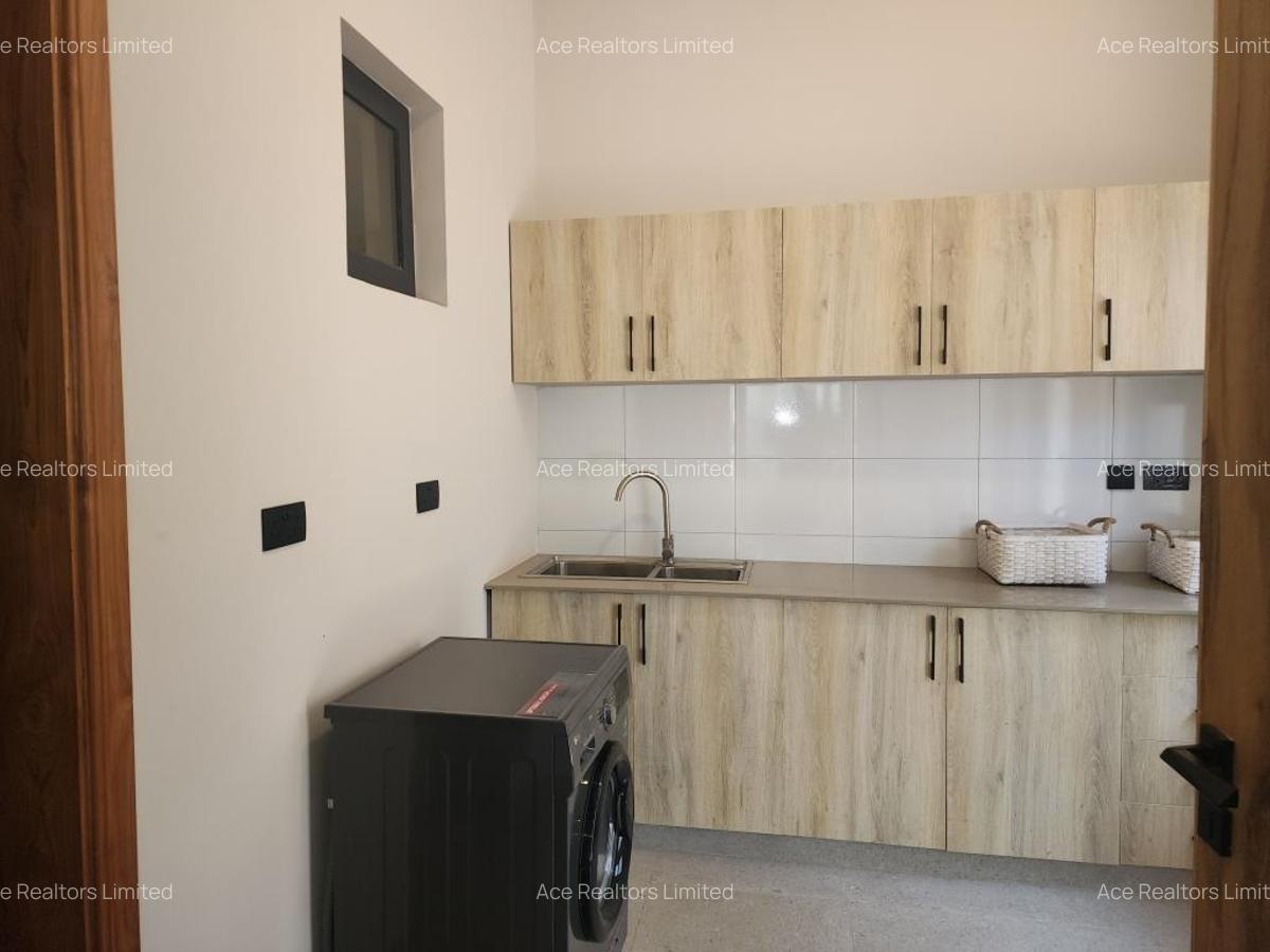 4 Bed Townhouse with En Suite at Loresho - 2