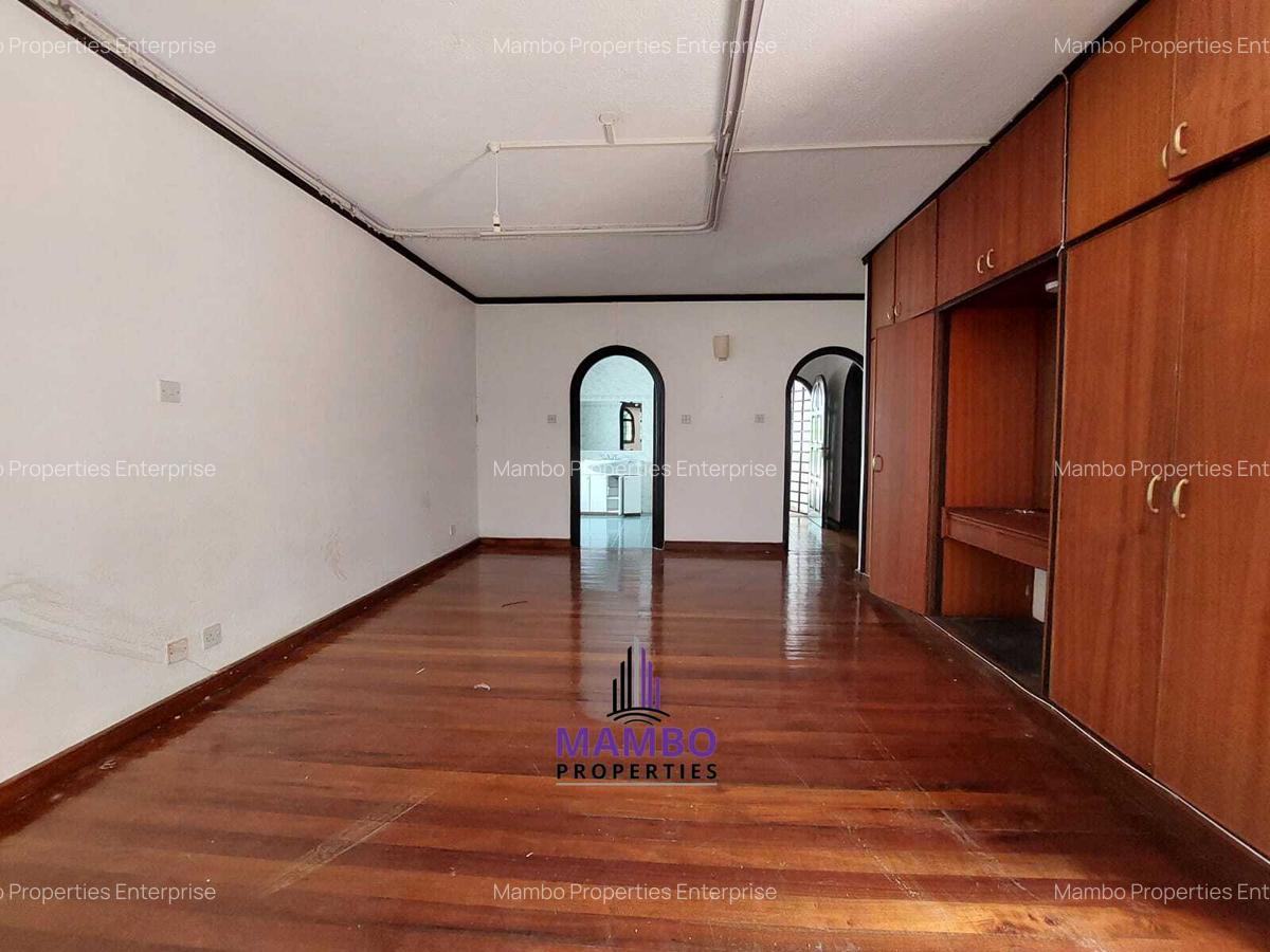 4 Bed Townhouse with En Suite at Riverside Dr - 20