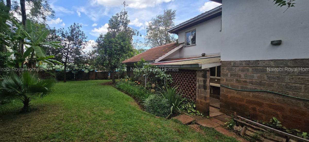 5 Bed Townhouse with En Suite at Lavington Green - 4