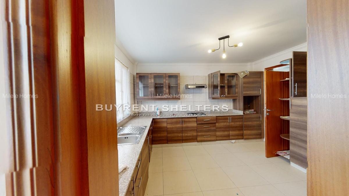 3 Bed Apartment with En Suite at Parklands - 19