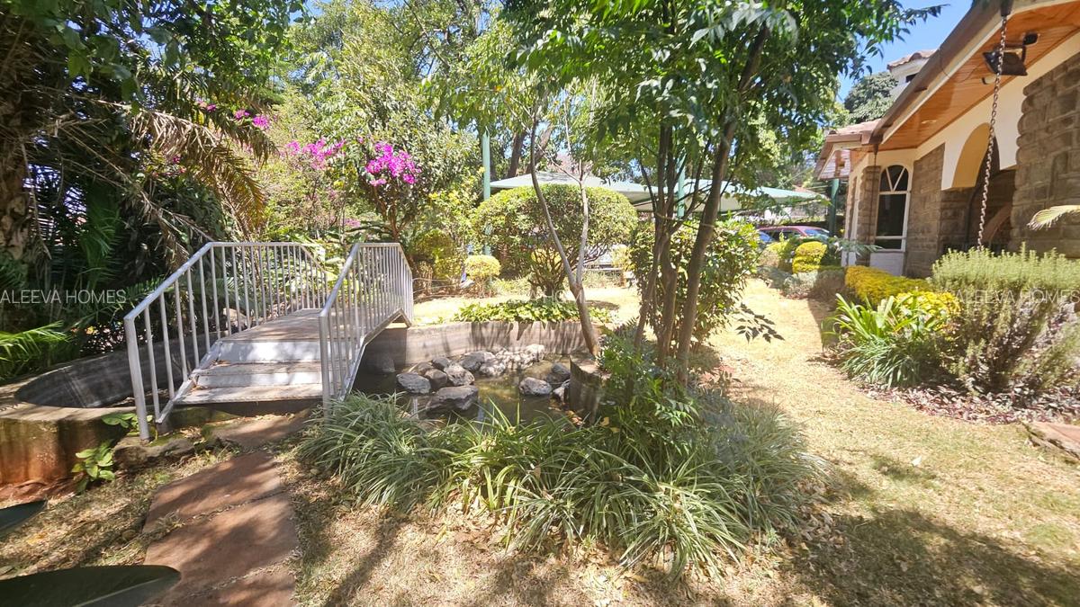 5 Bed House with En Suite in Lavington - 19