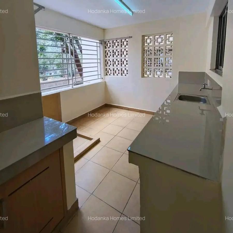 Serviced 3 Bed Apartment with En Suite in Kilimani - 8