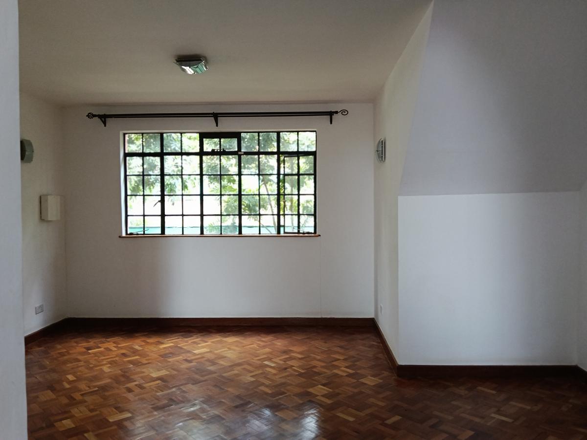 4 Bed Townhouse with En Suite at Lavington - 17