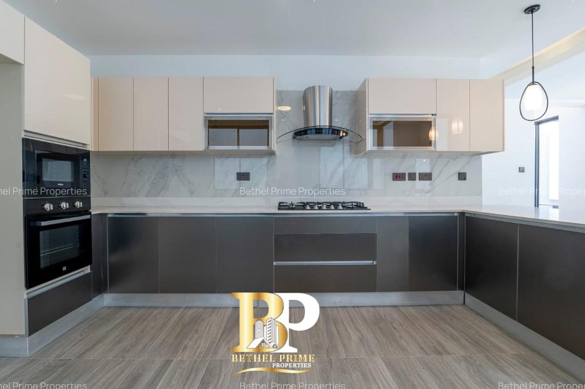 5 Bed Villa with En Suite in Lavington - 11