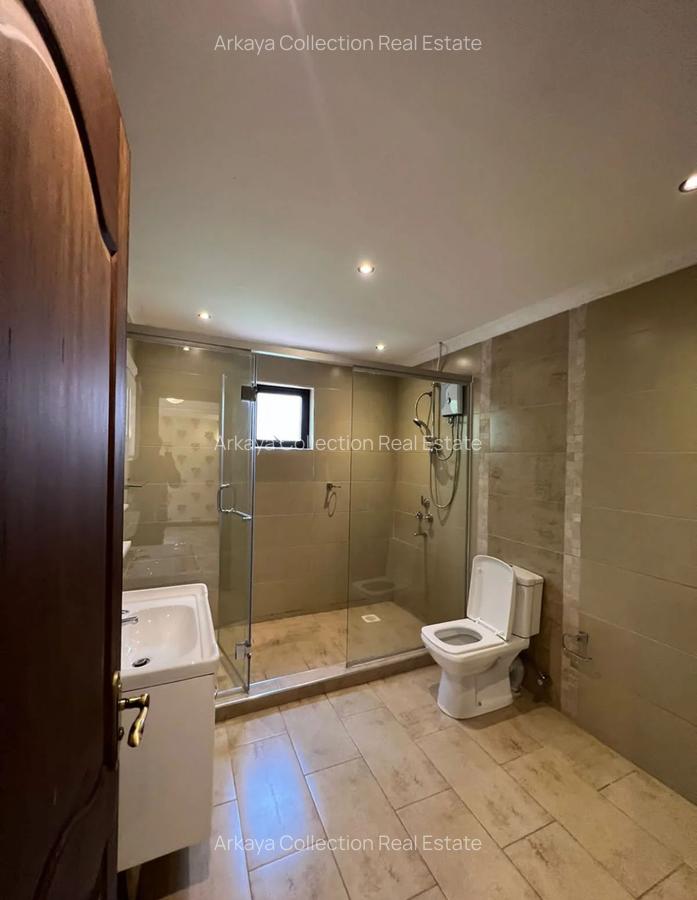 5 Bed Townhouse with En Suite in Lavington - 6