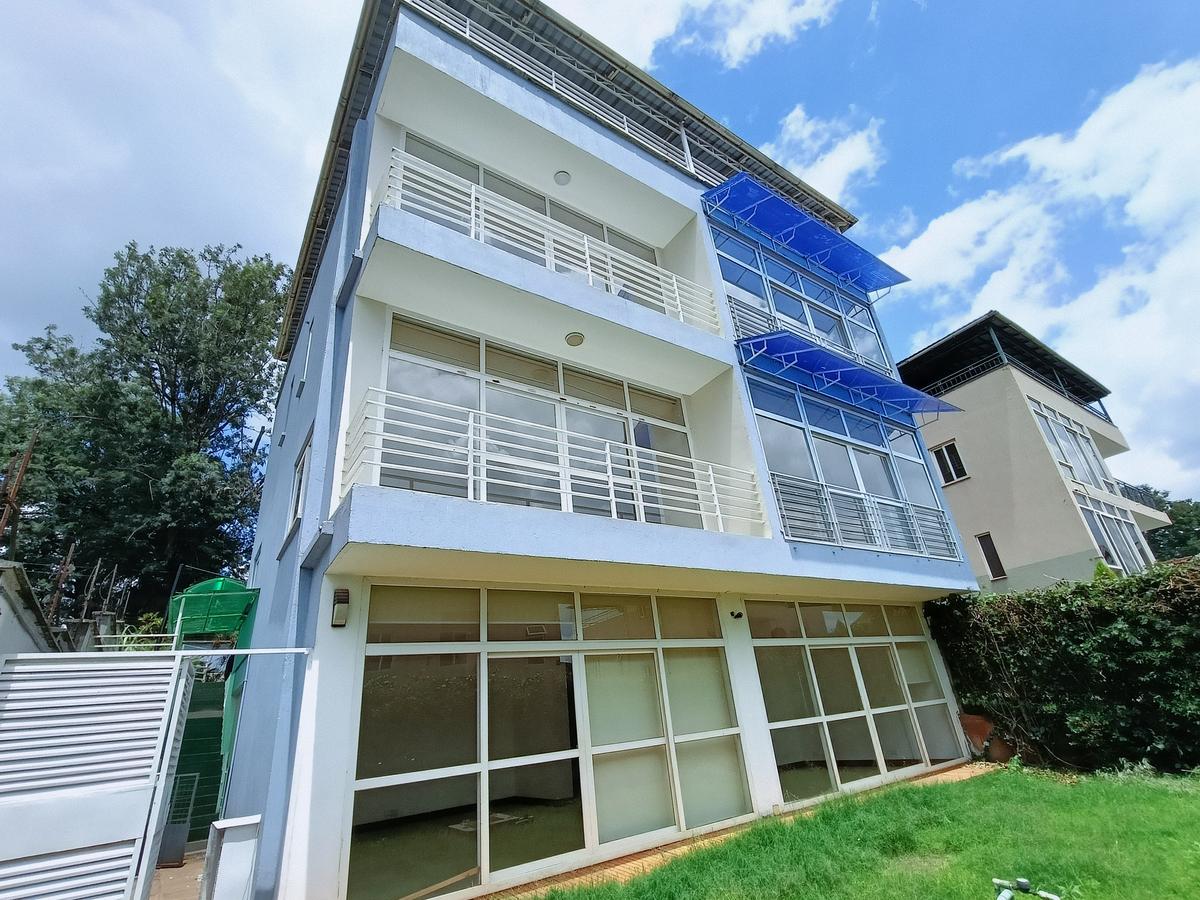 5 Bed Townhouse with En Suite in Lavington - 1