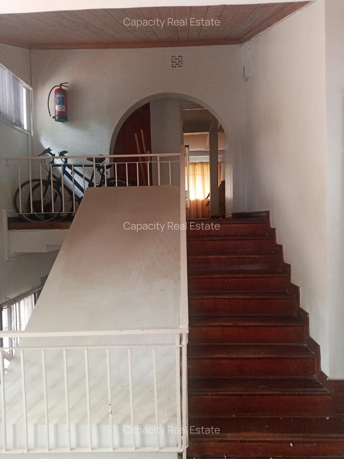 8 Bed Townhouse with Garden in Westlands Area - 3