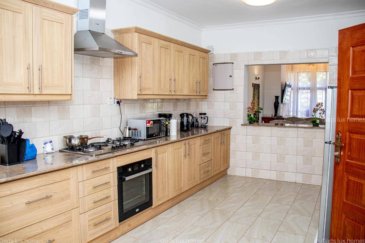 5 Bed Villa with En Suite at Runda - 8