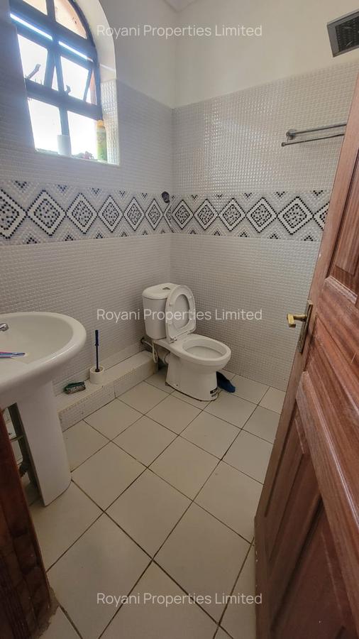 5 Bed House with En Suite in Kamakis - 6