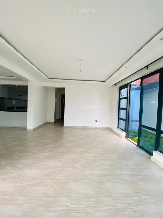 4 Bed Villa with En Suite at Eastern Bypass - 6