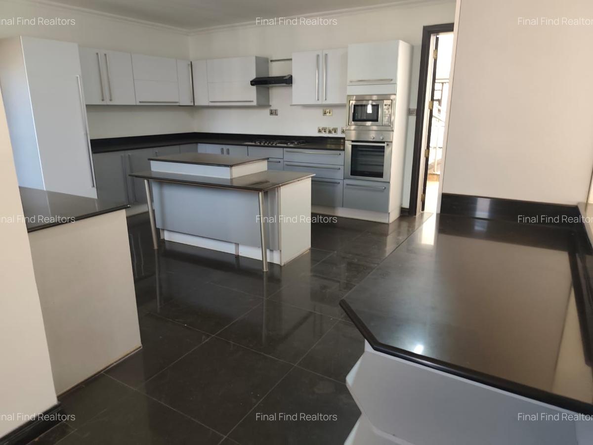 6 Bed House with En Suite in Runda - 16