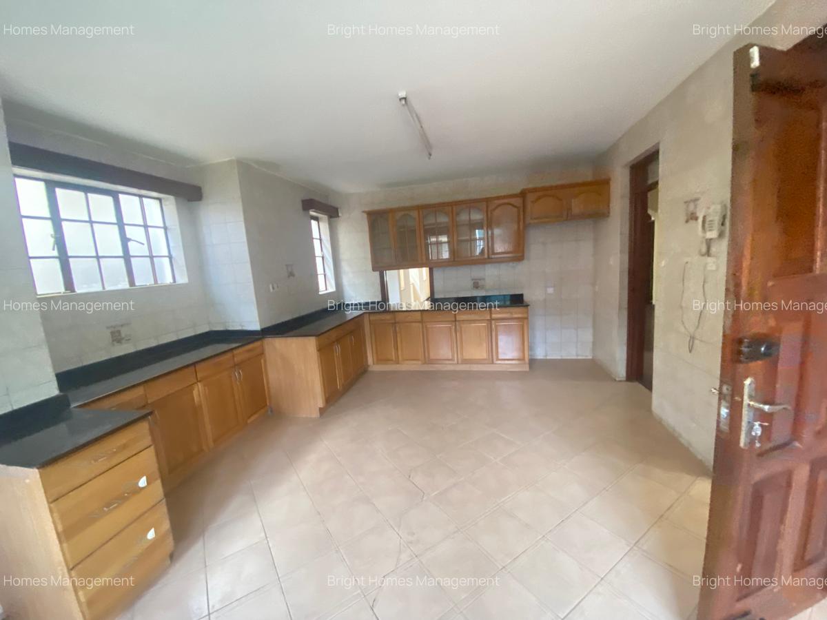 5 Bed Townhouse with En Suite in Lavington - 14