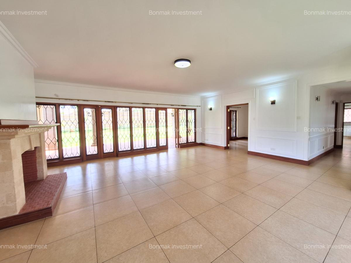 5 Bed Villa with En Suite at Un Avenue - 9